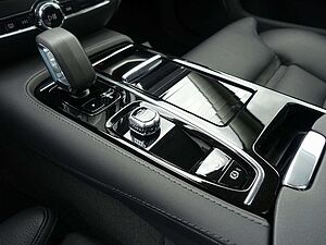 Volvo  Recharge Ultimate T8 AWD/H&K/360°/HeadUP
