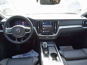 Volvo  Ultimate Dark B5 AWD /HeadUP/Pano/360°/BLIS