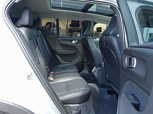 Volvo  Ultra B4 Mild-Hybrid/Dark/Pano/H&K/BLIS