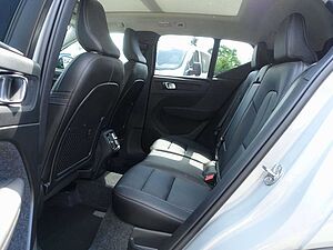 Volvo  Ultra B4 Mild-Hybrid/Dark/Pano/H&K/BLIS