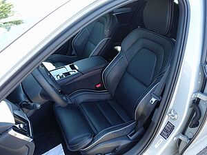 Volvo  Ultimate Dark T8 AWD B&W/360°KAM/FOUR-C/HUD