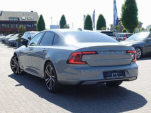Volvo  Ultimate Dark T8 AWD B&W/360°KAM/FOUR-C/HUD