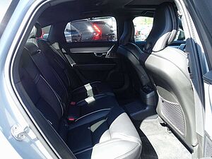 Volvo  Ultimate Dark T8 AWD B&W/360°KAM/FOUR-C/HUD