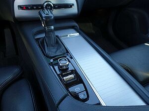 Volvo  T6 AWD Momentum (EURO 6d-TEMP)/Kamera/AHK