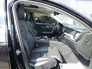 Volvo  Ultra B4 Dark/360°/Massage/B&W/Pano/AHK/BLIS