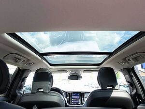 Volvo  Ultra B4 Dark/360°/Massage/B&W/Pano/AHK/BLIS