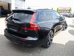 Volvo  Ultra B4 Dark/360°/Massage/B&W/Pano/AHK/BLIS