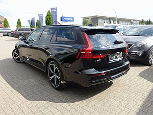 Volvo  Ultra B4 Dark/360°/Massage/B&W/Pano/AHK/BLIS