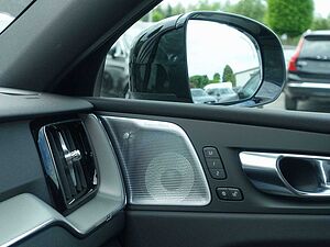 Volvo  Black Edition Plus T6 AWD/B&W/Pano/360°/BLS