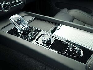 Volvo  Black Edition Plus T6 AWD/B&W/Pano/360°/BLS
