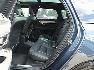 Volvo  T6 Recharge R-Design/AHK/H&K/Kamera/Pano