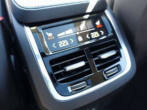 Volvo  Recharge Ultimate Bright T8 AWD Massage/B&W