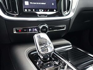 Volvo  T6 AWD Ultra Dark Massage/B&W/AHK/HUD/Pano