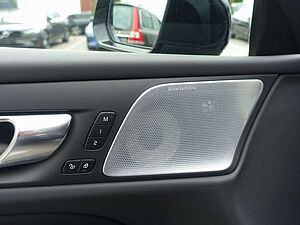 Volvo  T6 AWD Ultra Dark Massage/B&W/AHK/HUD/Pano