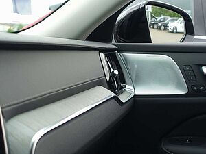 Volvo  T6 AWD Ultra Dark Massage/B&W/AHK/HUD/Pano