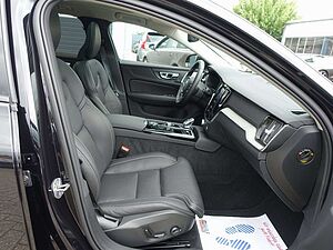 Volvo  T6 AWD Ultra Dark Massage/B&W/AHK/HUD/Pano