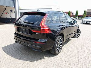 Volvo  B4 AWD Dark/Kamera/H&K/BLIS/Memory/Carplay