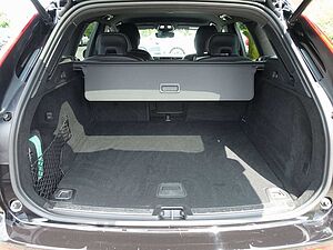 Volvo  B4 AWD Dark/Kamera/H&K/BLIS/Memory/Carplay