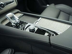 Volvo  Recharge Ultimate T8 AWD/Massage/FourC/B&W