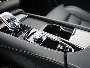 Volvo  Ultra Dark T8 AWD Plug-in Hybrid/B&W/Massag