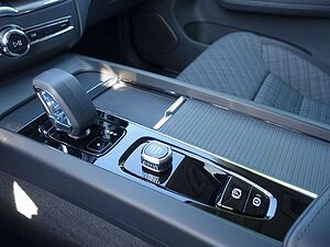 Volvo  Core B4/Kamera/Google/Winterpaket/Carplay