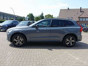 Volvo  B4 Benzi R-Design/HeadUP/StndHz/Kamera/Pano