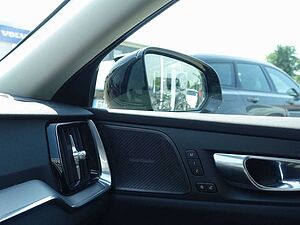 Volvo  Plus T6 AWD/Pano/H&K/360°/Head-UP/Memory
