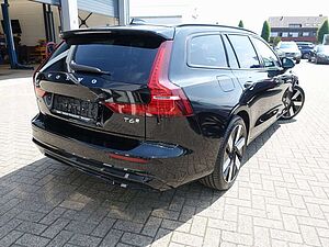 Volvo  Plus T6 AWD/Pano/H&K/360°/Head-UP/Memory