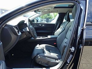 Volvo  Plus T6 AWD/Pano/H&K/360°/Head-UP/Memory