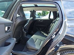 Volvo  Plus T6 AWD/Pano/H&K/360°/Head-UP/Memory