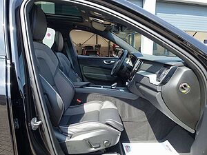 Volvo  Black Edition Plus T8 AWD/Pano/360°/H&K