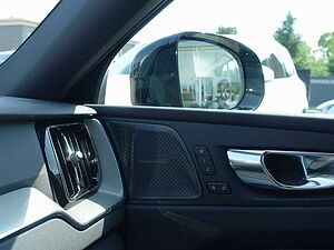Volvo  Black Edition Plus T8 AWD/Pano/360°/H&K