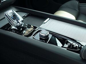 Volvo  Black Edition Plus T8 AWD/Pano/360°/H&K
