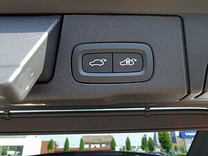 Volvo  Black Edition Plus T8 AWD/Pano/360°/H&K