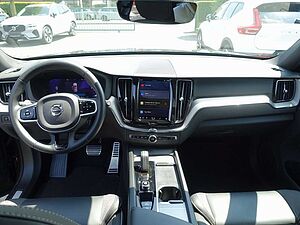 Volvo  B4 R-Design AWD/StndHZ/Kamera/AHK/H&K