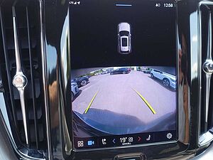 Volvo  B4 R-Design AWD/StndHZ/Kamera/AHK/H&K