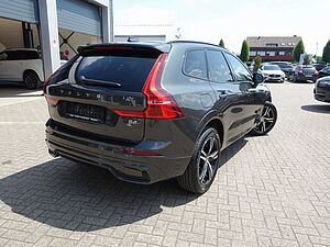 Volvo  B4 R-Design AWD/StndHZ/Kamera/AHK/H&K