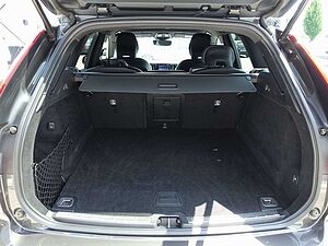 Volvo  B4 R-Design AWD/StndHZ/Kamera/AHK/H&K