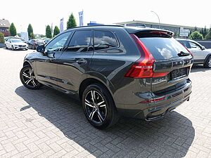 Volvo  B4 R-Design AWD/StndHZ/Kamera/AHK/H&K