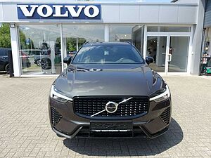 Volvo  B4 R-Design AWD/StndHZ/Kamera/AHK/H&K