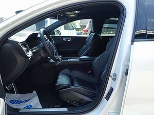 Volvo  B4 R-Design/Carplay/Kamera/Memory/H&K/BLIS