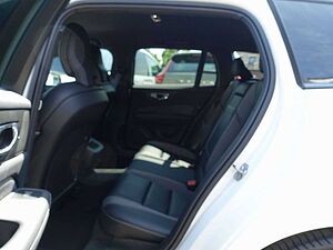 Volvo  B4 R-Design/Carplay/Kamera/Memory/H&K/BLIS