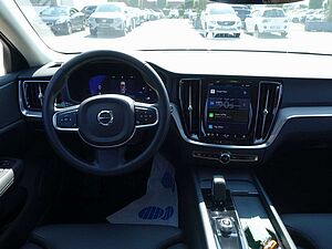 Volvo  Core B4/StndHz/Memory/AHK/Kamera/Carplay