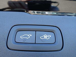 Volvo  Core B4/StndHz/Memory/AHK/Kamera/Carplay