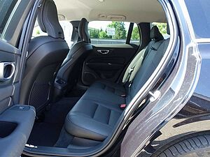 Volvo  Core B4/StndHz/Memory/AHK/Kamera/Carplay