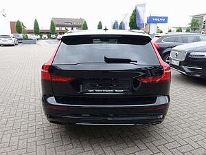 Volvo  Ultra B4 Dark/360°/Massage/B&W/HeadUP/AHK