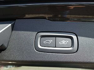 Volvo  Ultra T8 AWD/360°/AHK/HeadUP/B&W/BLIS/Pano