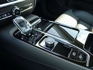 Volvo  Ultra T8 AWD/360°/AHK/HeadUP/B&W/BLIS/Pano