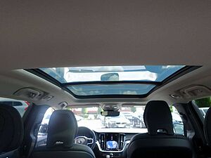 Volvo  T6 Ultra Dark AWD Pano/AHK/HUD/360°Cam