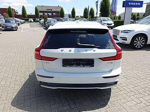 Volvo  T6 Ultra Dark AWD Pano/AHK/HUD/360°Cam